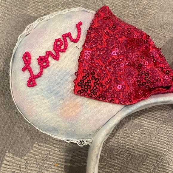 Taylor Swift Disney Ears - Picture 4 of 6